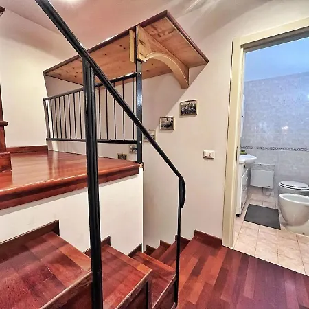 3 Pieces Dans Le Centre De Ментона