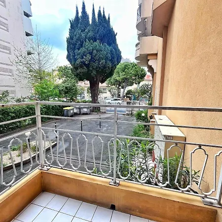 3 Pieces Dans Le Centre De Apartament Mentona