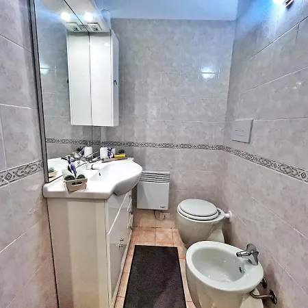 3 Pieces Dans Le Centre De Apartament