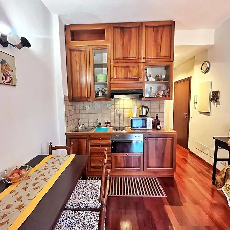 3 Pièces Dans Le Centre De * Menton