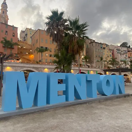 3 Pieces Dans Le Centre De Апартаменты *