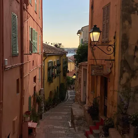 3 Pieces Dans Le Centre De Апартаменты *